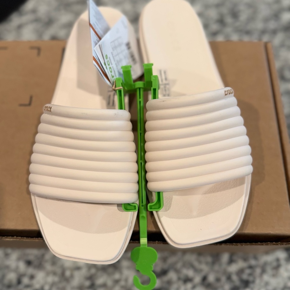 CROCS Women's Cream Slide Sandals